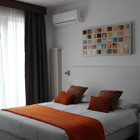 Living Aparthotel Bucarest Habitación foto